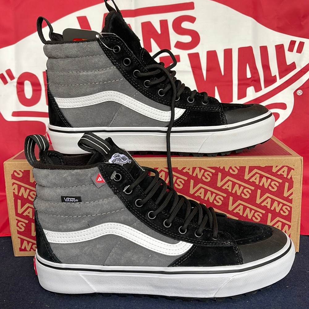 Vans WMNS Sk8-Hi Mte-2
Pewter/Black
VN0A5KYCPBQ
 boots - sneakers